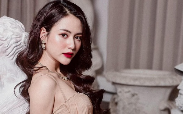 Tìm hiểu về sự nghiệp của nữ diễn viên Việt Hoa